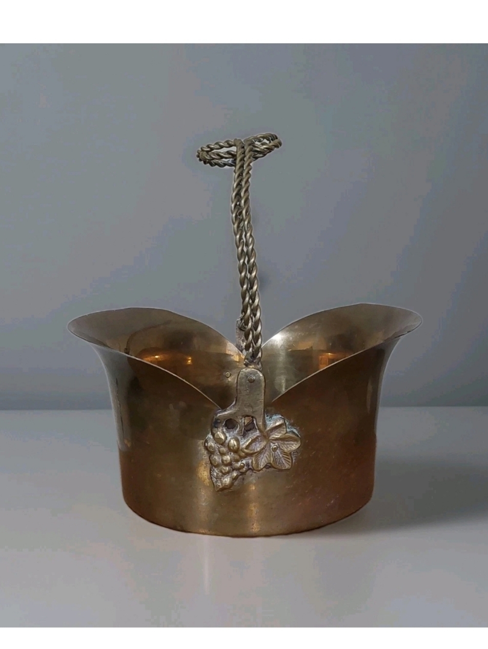 Vintage Brass Centerpiece Bowl Basket With Handle Grapes & Leaves Heavy 9x4x8"